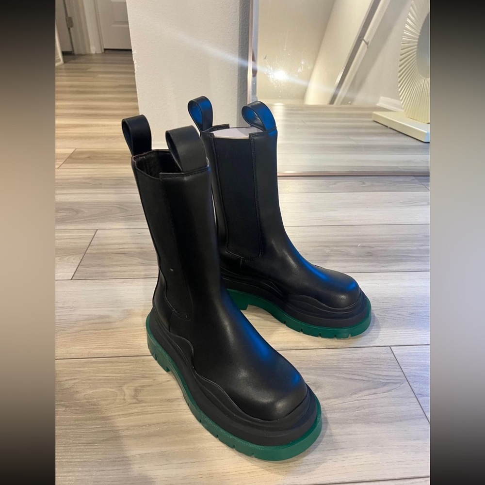 BV Bottes Chelsea Tire Leather Boots
